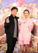 女大學(xué)生的沙龍室hd高清