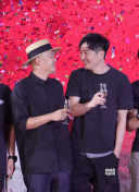 我和黑大佬的365天高清中文翻譯hd高清